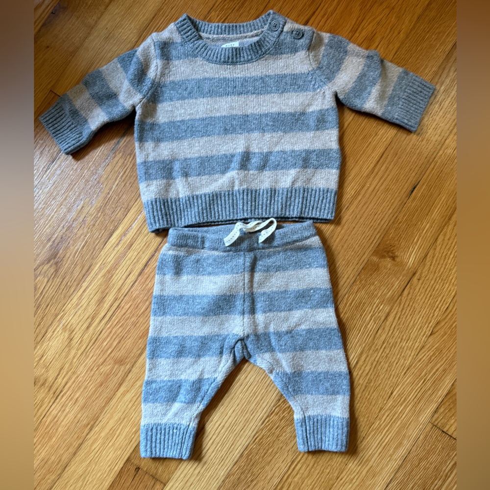 GAP Striped Knit Sweater - Gray and Cream